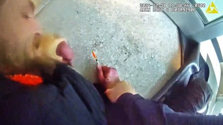 Man Tries to Attack Officer With Needle During Arrest